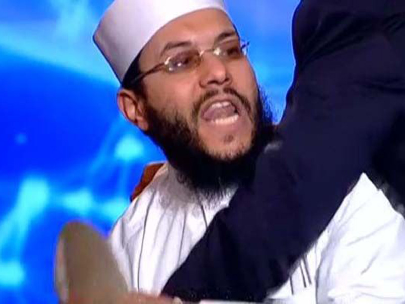 اضغط لمشاهدة الفيديو: أشهر 10 مشاجرات وقعت على الهواء مباشرة في قنوات عربية